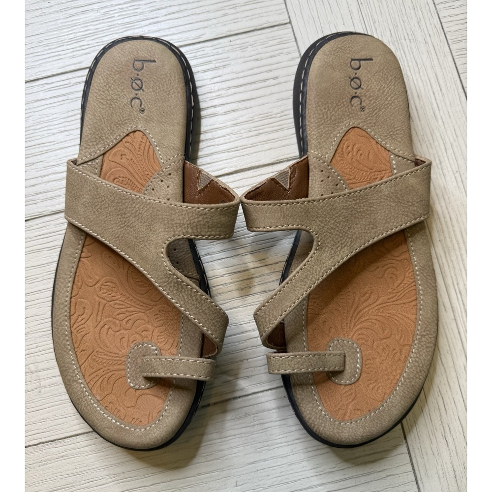 B.O.C. Women NWOT Sz 6 M Beige Nude Neutral Sandals BC 8C003022 Toe Loop Flat